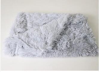 Soft Plush Pet Blanket for Dogs & Cats – Wool & Polyester Washable Throw for Bed, Couch, or Crate – Warm Dog Blanket for Winter