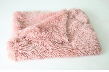 Soft Plush Pet Blanket for Dogs & Cats – Wool & Polyester Washable Throw for Bed, Couch, or Crate – Warm Dog Blanket for Winter